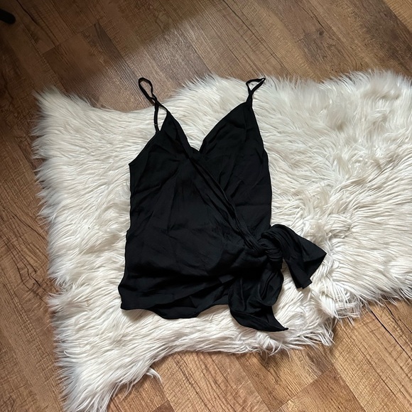 REFORMATION IIona Wrap Top In Black - Picture 3 of 5